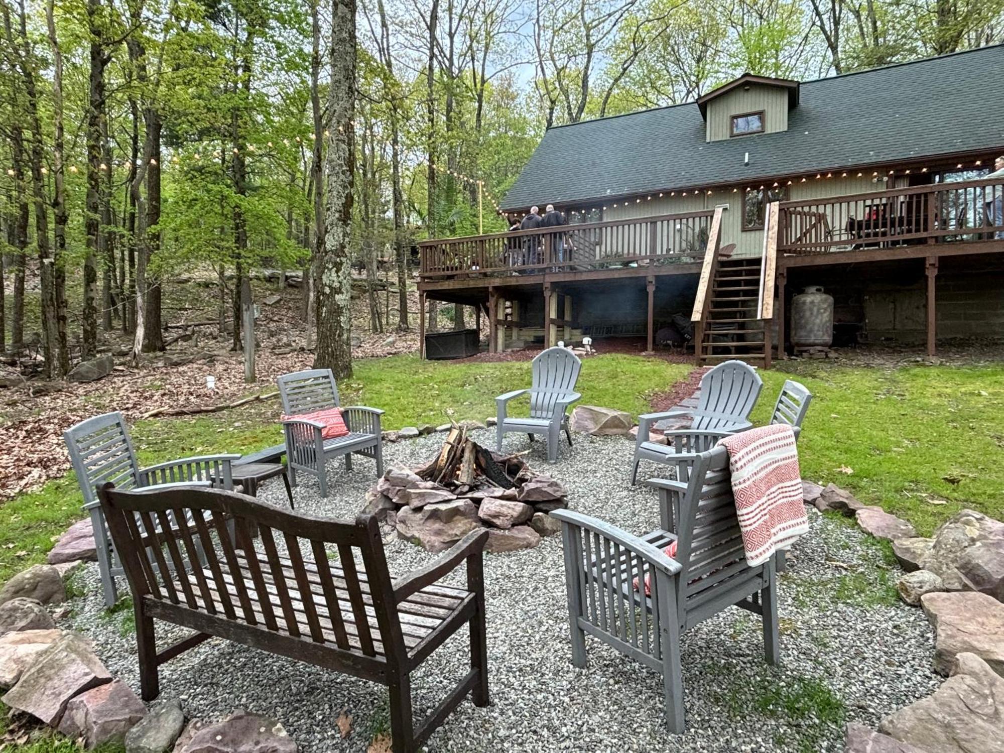 Pocono Mountain View Lake House In เลคฮาร์โมนี ภายนอก รูปภาพ